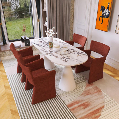 Tyylikäs beige ja harmaa buffet modernilla hyllyllä ja suljetuilla säilytystiloilla